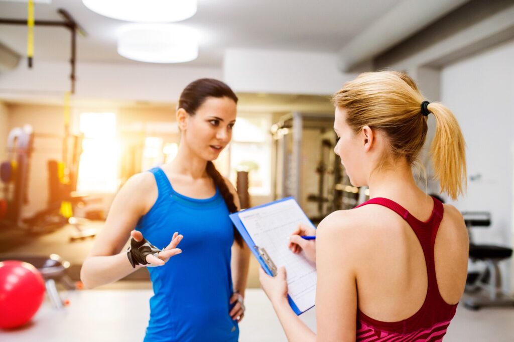 Woman-in-gym-personal-trainer (2)